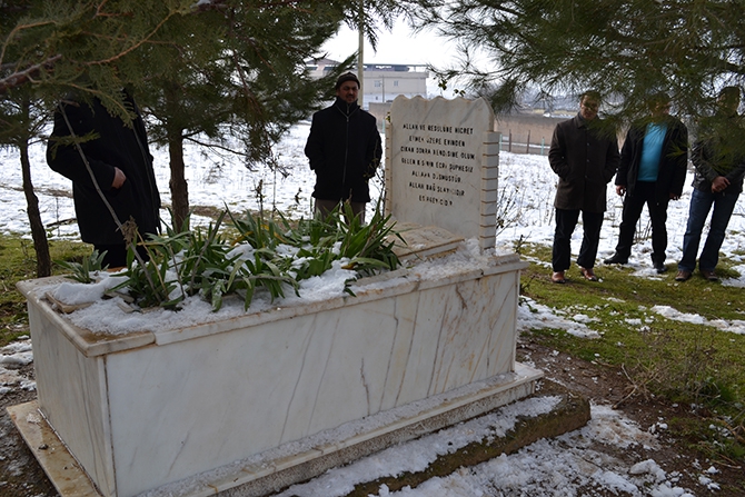 Molla Mansur Güzelsoy Mezarı Başında Anıldı galerisi resim 2