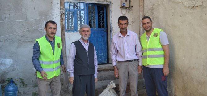 İzmir Öze Dönüş Derneği Ramazan boyunca yardım çalışmalarını sürdürdü